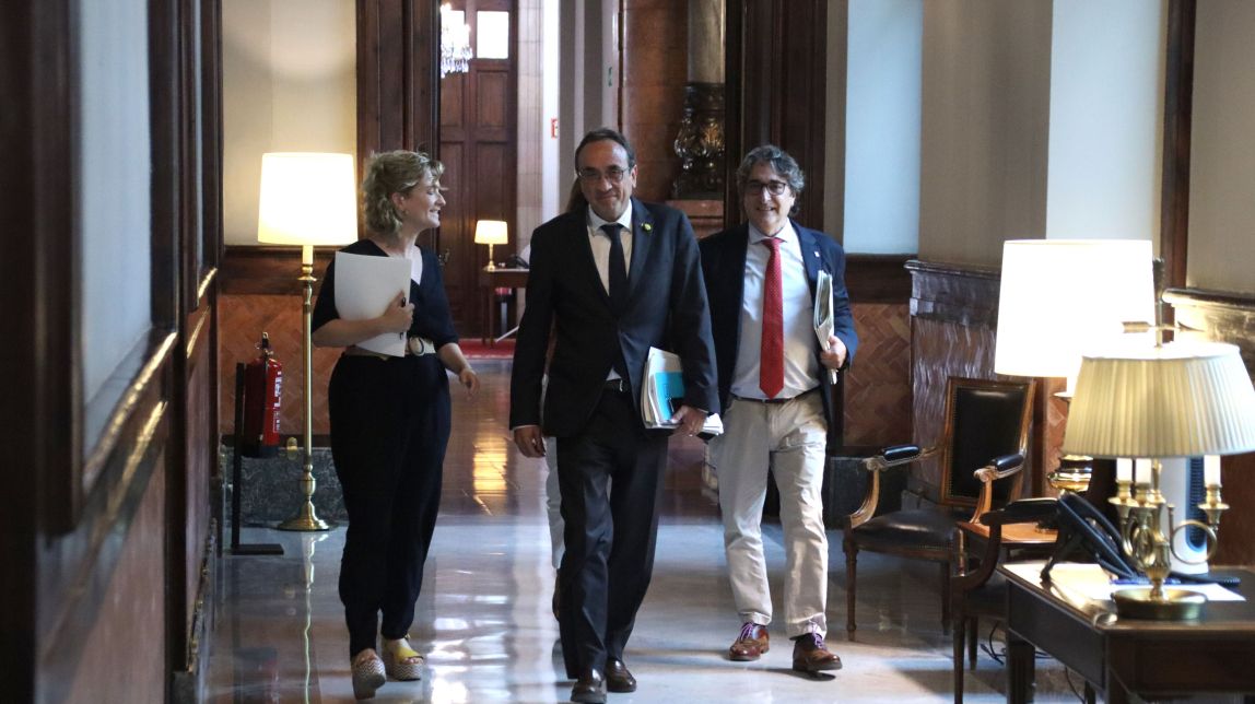 O Parlamento vai distinguir a Abadia de Montserrat apesar das denúncias de vítimas de abuso sexual