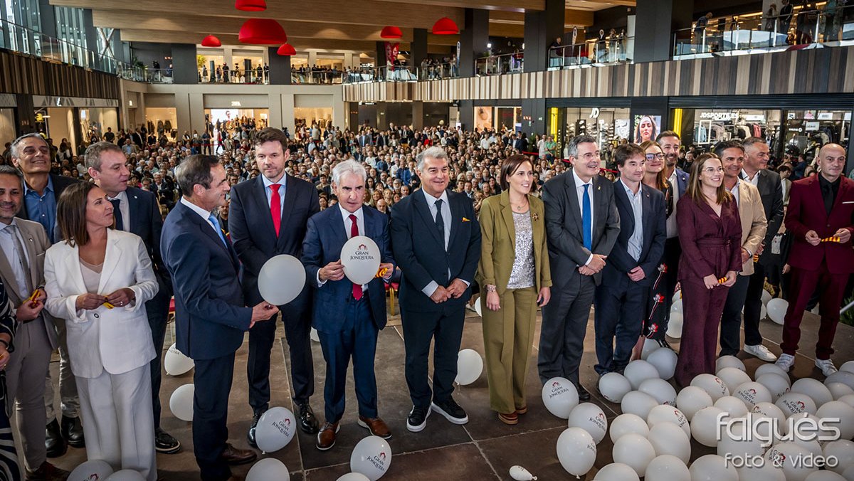 Dia de estreias e anedotas: a crônica da inauguração