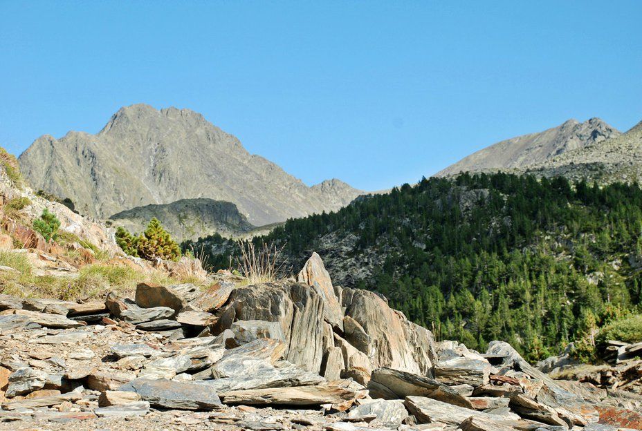 Um alpinista de 67 anos morre após cair 50 metros nos Pirenéus